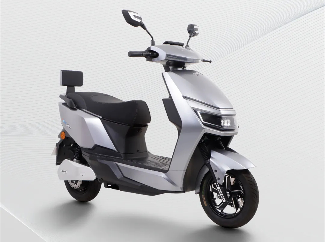 小刀赛迪电动车评测流线造型续航150公里可实现跨城骑行