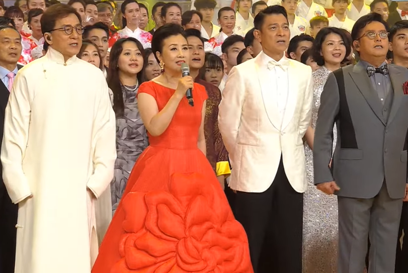 香港回归晚会这9位港星的高光时刻，揭开了娱乐圈3条关键成功法则