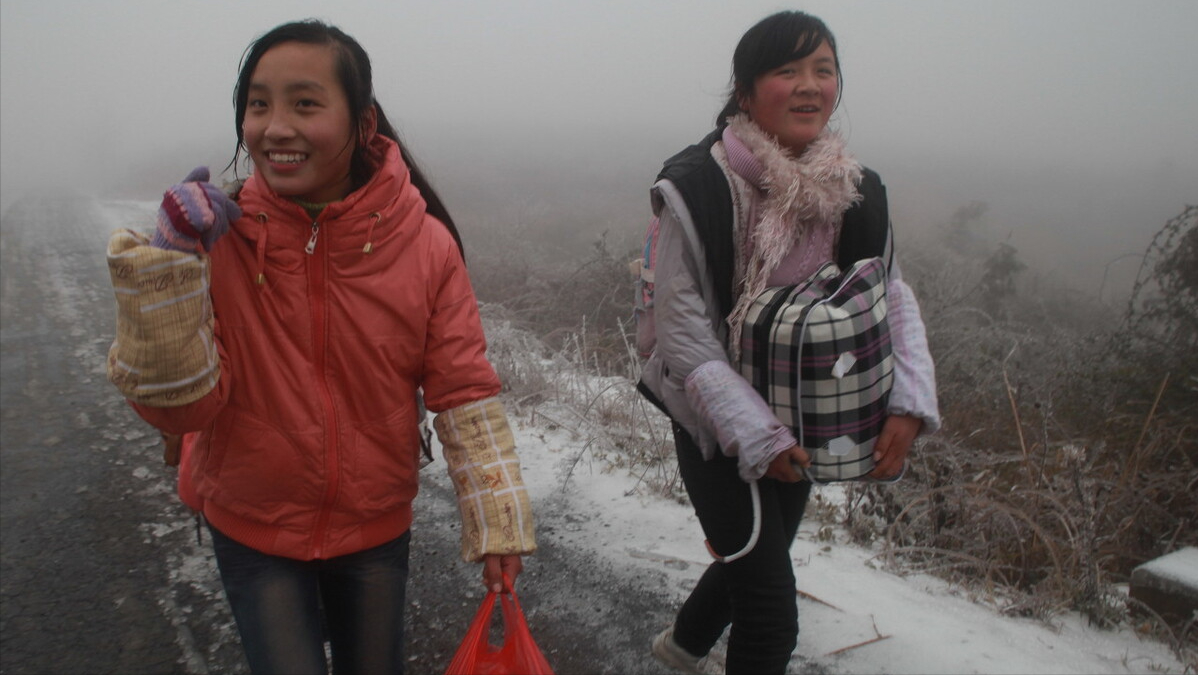 农村大学生的出路在哪里？没有钱，没有关系，未来该如何走下去？