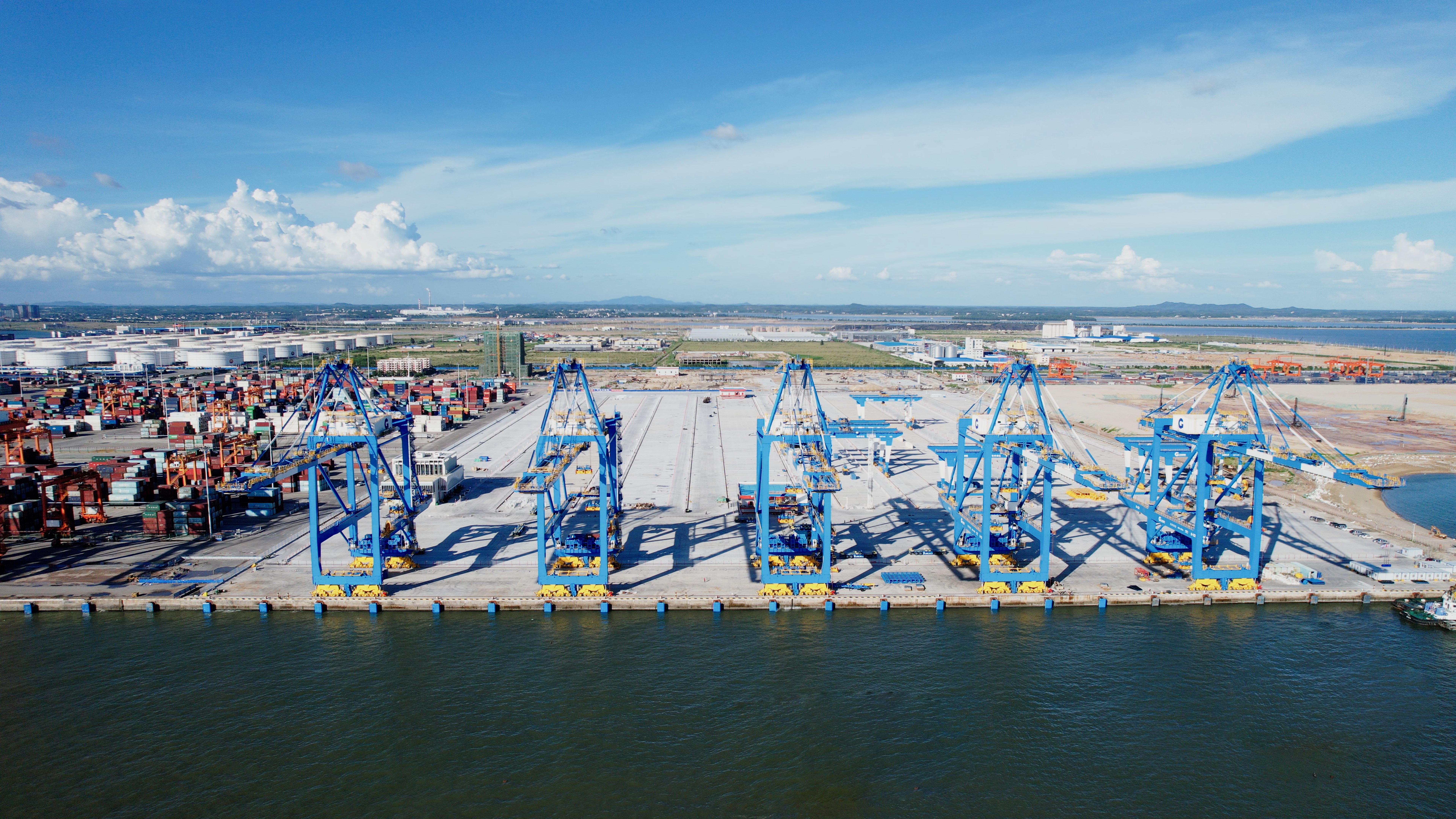 2021年钦州港货物吞吐量1.67亿吨！助力北部湾港进入全球港口30强