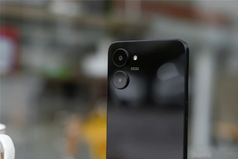 两款一千元左右的入门级手机配置简评