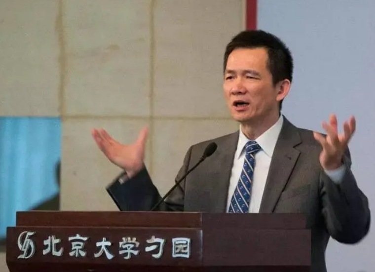 高考填报志愿尽量避开！北大教授：3类职业10年可能被“取代”
