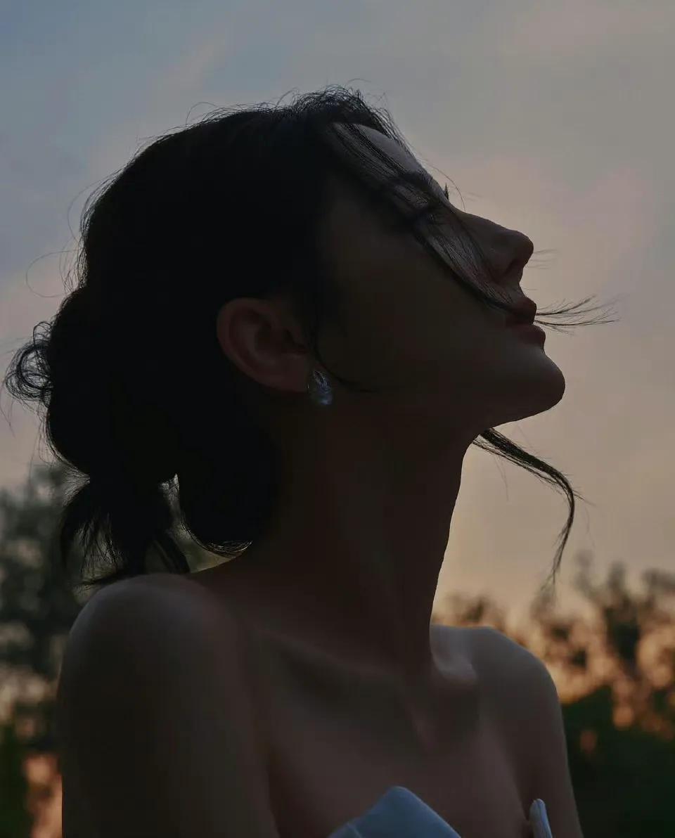 红衣杨幂与白衣迪丽热巴