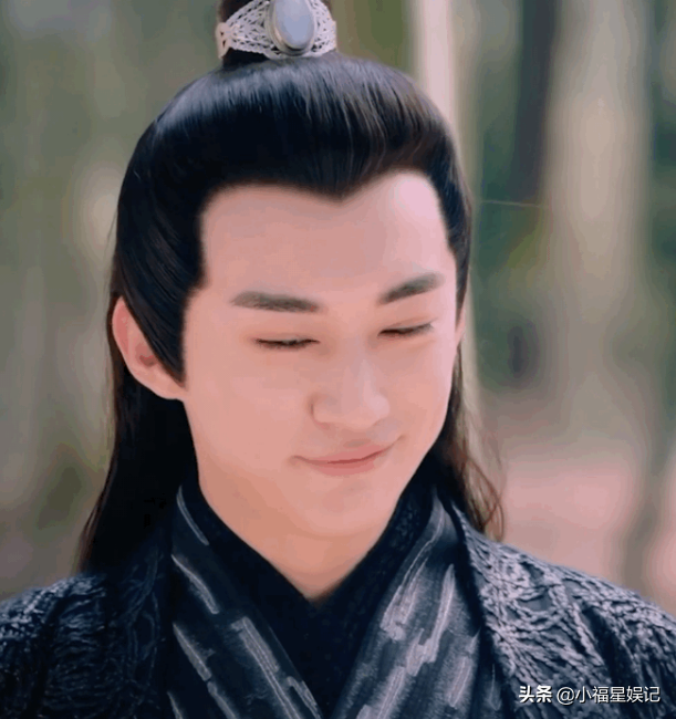 盘点“歪嘴杀”的13位明星，个个惊艳到糖分超标，帅到心坎里了