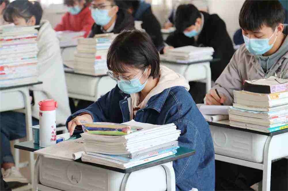 北京地铁名校线：一路向北的“高校鄙视链”，最后下车的才是赢家