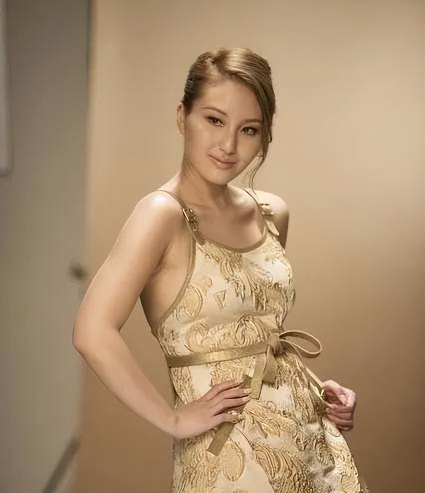 起底赌王三房：子女全员低学历恋爱脑？蓝琼缨去世三太要如何自处