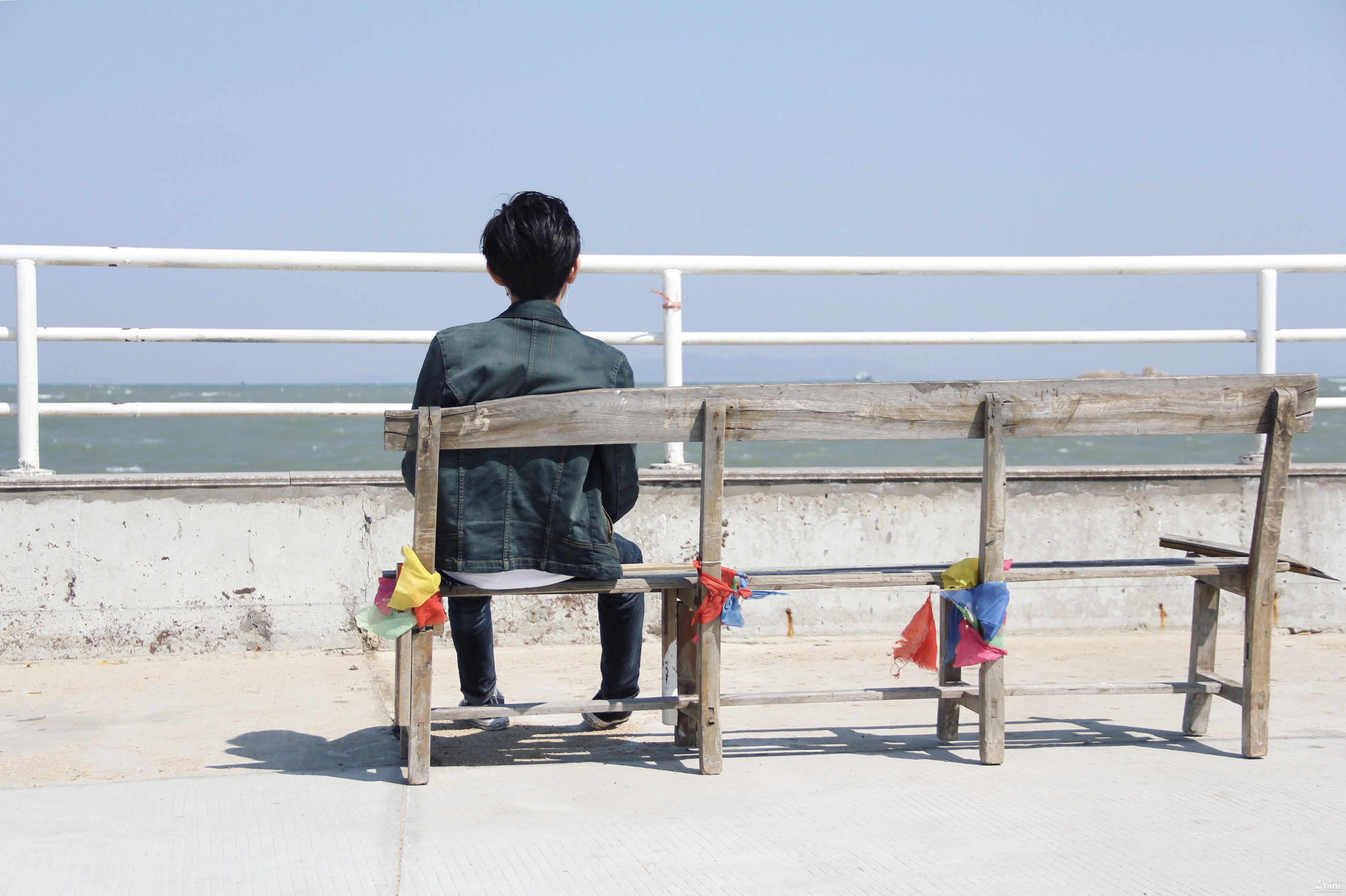 2022年开年，00后小生重排名：易烊千玺成破百亿影人，陈飞宇无奈