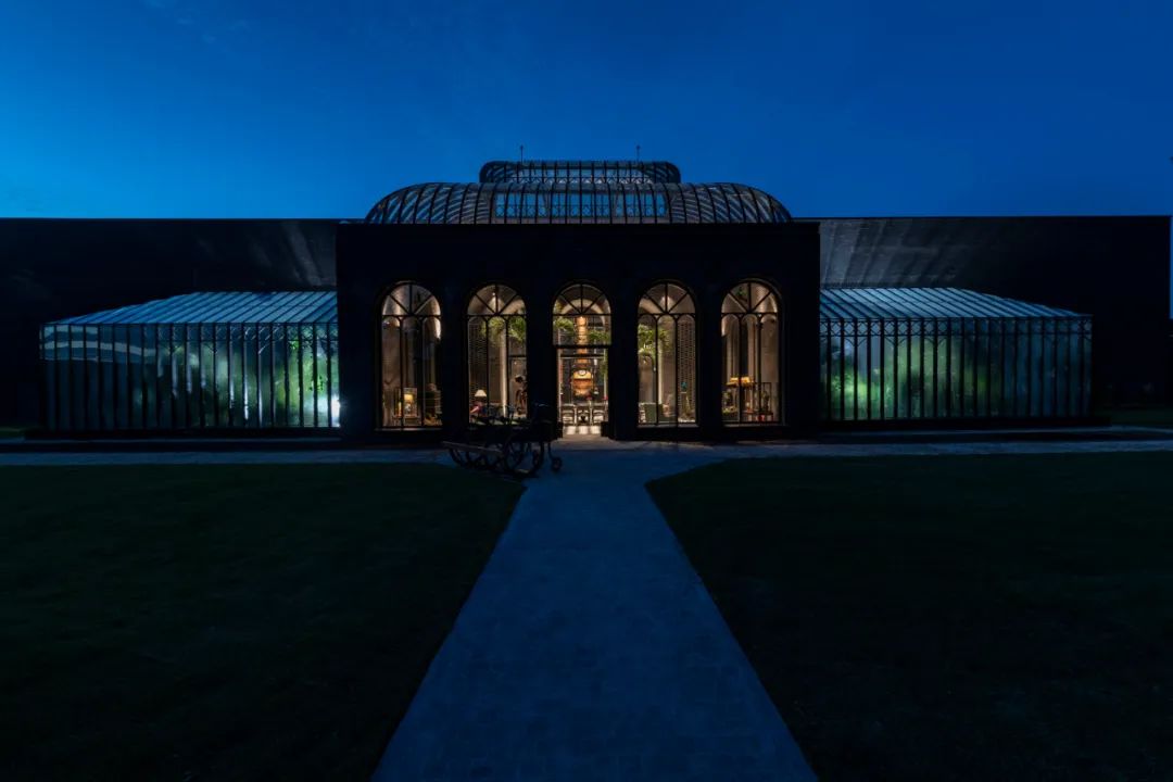 颇具特色的亨利爵士琴酒新酒厂