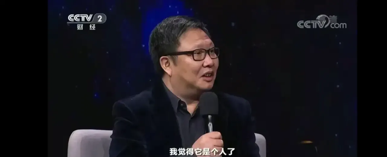 2019年5月10日，中央美院的研究生作品毕业展上，一个名叫夏语冰的美女研究