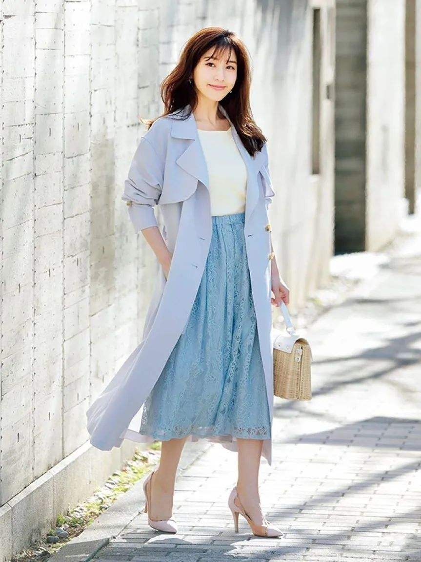 春天适合穿这3种颜色(春天适合穿这3种颜色的衣服)