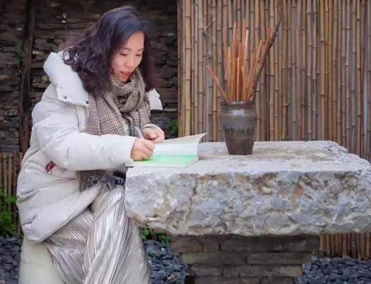 7年前那个说走就走的离职教师，因辞职信火爆网络，如今过得咋样