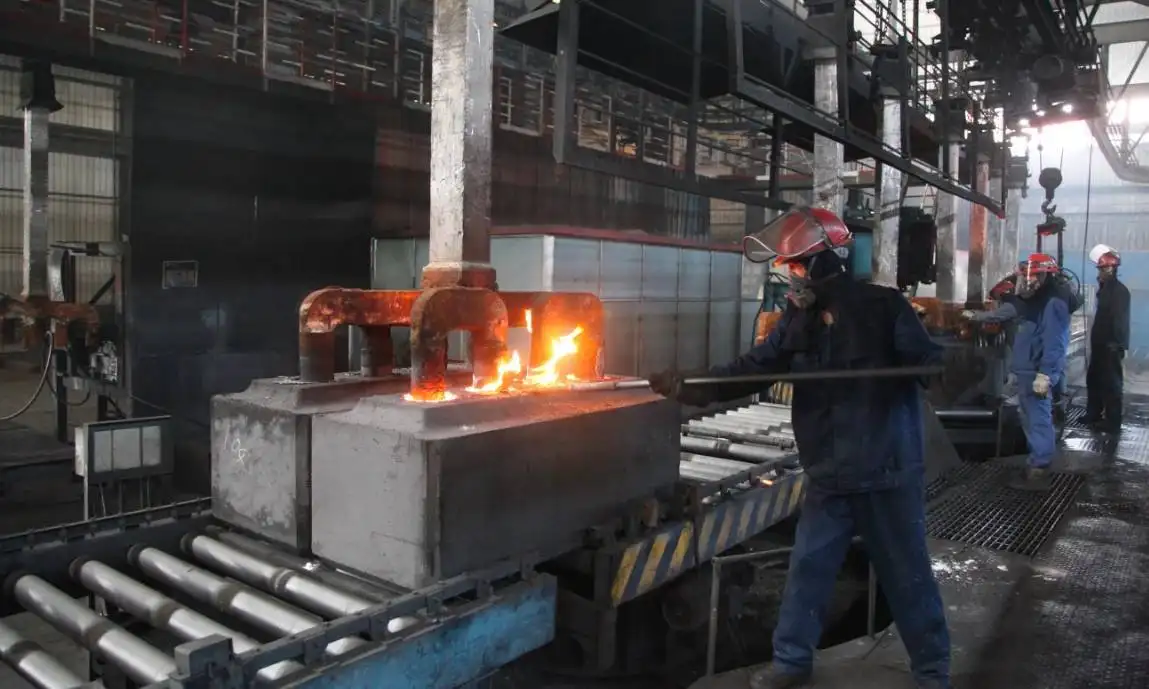 清远一工厂炸出10米蘑菇云，玻璃被震碎！铝水遇冷水究竟多可怕？