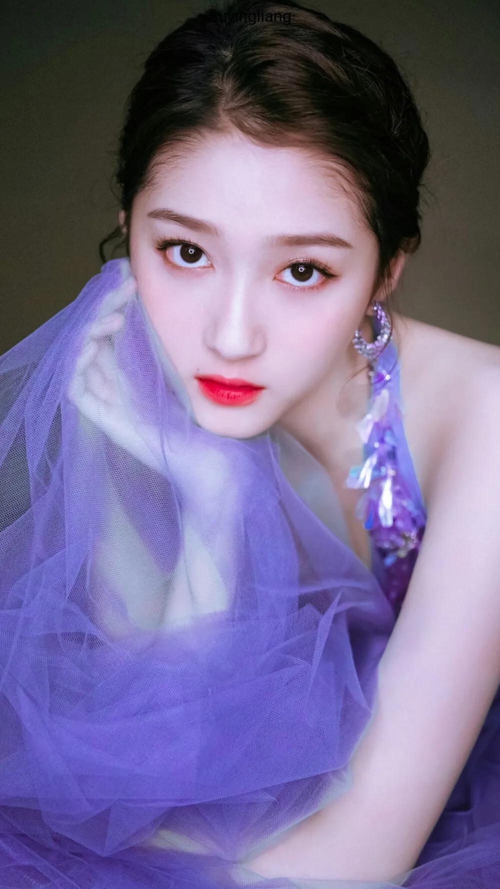 关晓彤和蒋依依，谁更有灵气