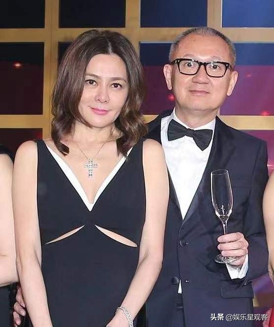 香港艳星的今昔对比：有人风韵犹存，有人身材严重走样，谁是赢家