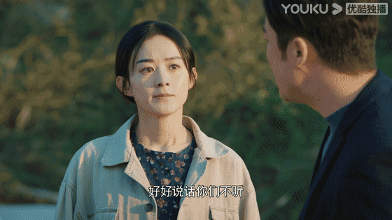 同样演农村姑娘，把赵丽颖、童瑶和热依扎放在一起，就看出差距了