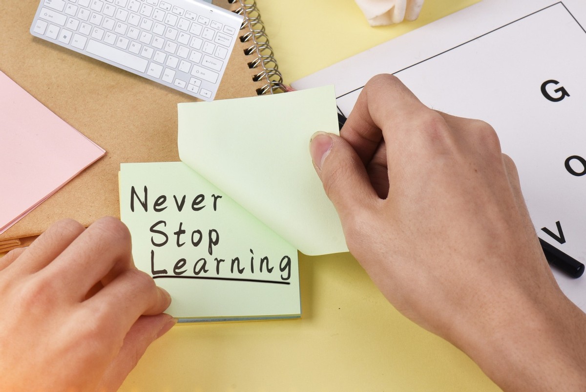 覆盖“斜杠青年”与“银发族”，成人兴趣教育赛道爆发