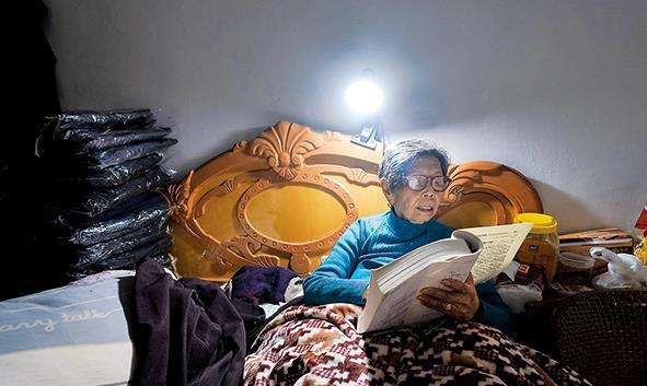 浙江女人陈金英：80岁欠债2077万90岁还清，10年时间她到底干了啥