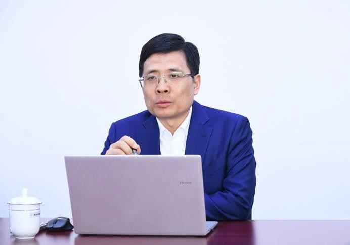 火遍媒体！这26位人大代表、12位政协委员，全部进京履职，全毕业于同一所大学！