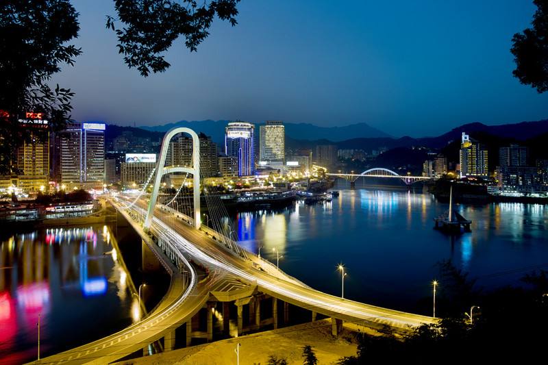 名字从左往右念和从右往左念是两座不同的城市，你家乡在里面吗？