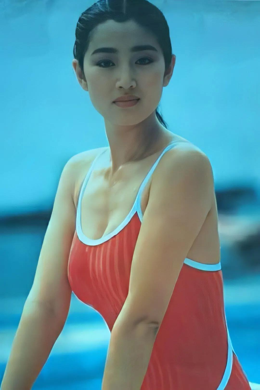 巩俐怀旧照片8