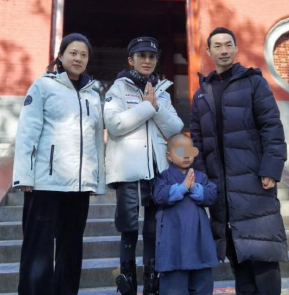 明星瘦过头比胖了更难看？有人排骨胸吓人，有人瘦到没戏拍
