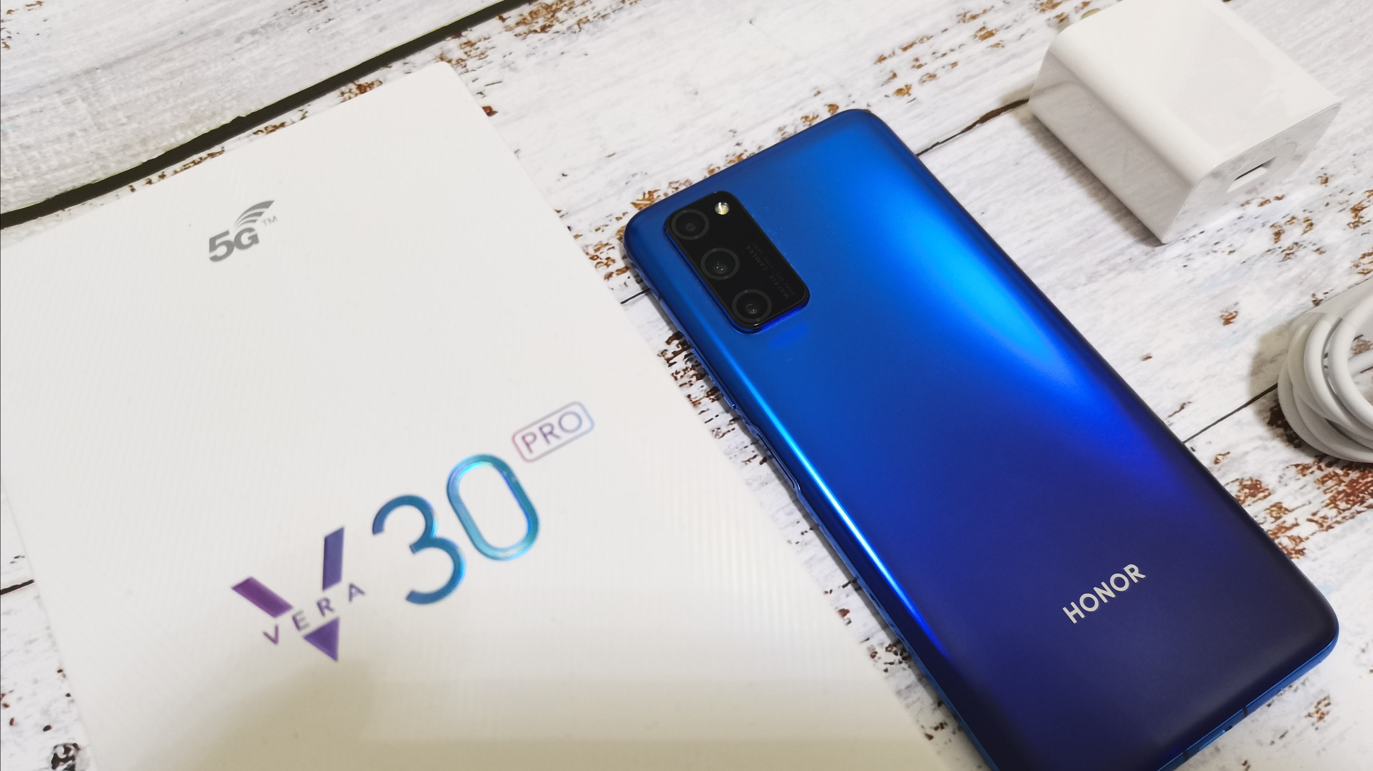 荣耀v30怎么样荣耀v30和v30pro的区别有哪些