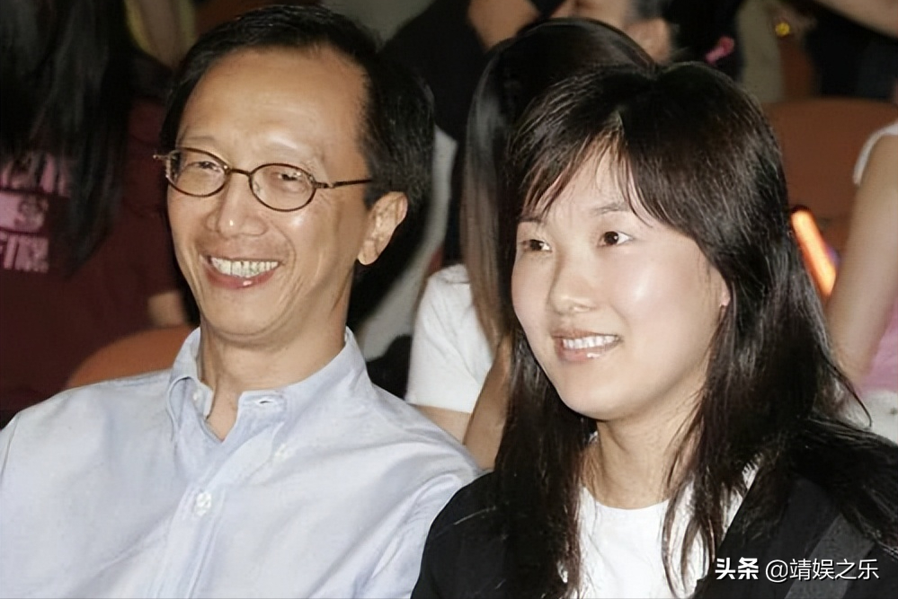 富太太伏明霞：为70岁老公生仨娃，43岁依然韵味十足