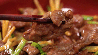 牛肉一炒就老？腌制时加点它，比豆腐还嫩滑！