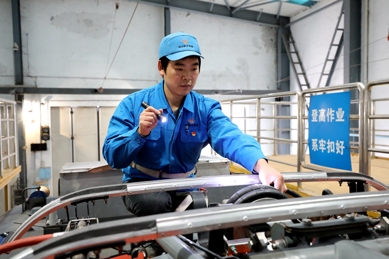 铁路青年的榜样：9名五四奖章获得者的故事