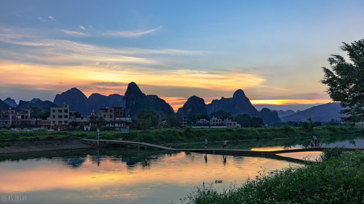 外婆家的小山村