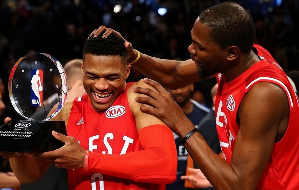 nba75周年为什么没有杜兰特(杜兰特作为顶级得分手，为何从没成为全明星票王？只因一人太BUG)