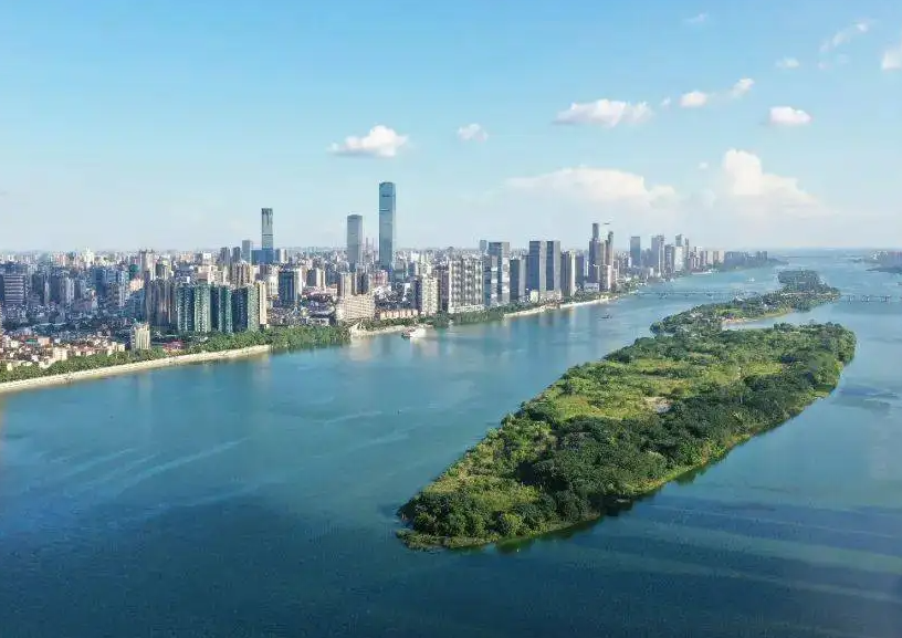 “一座城市一句诗”，30座城市最具代表性的诗句，你的城是哪句？