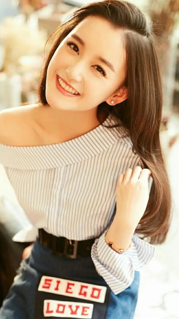 关晓彤和蒋依依，谁更有灵气