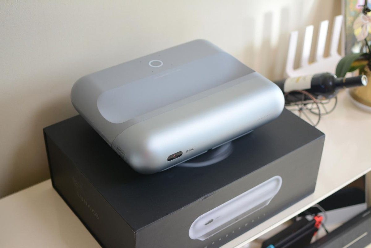 如何打造个性墙面？用坚果智慧墙O1 Pro，用智慧墙来实现？