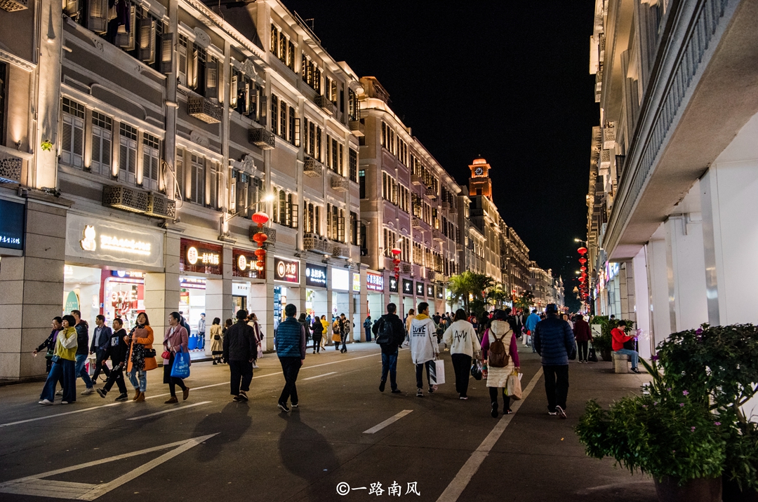 福建"小城市"厦门,面积仅为福州的七分之一,市中心在岛上