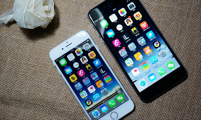 Plus时隔5年回归！历代iPhone Plus版本盘点，哪一款经典？