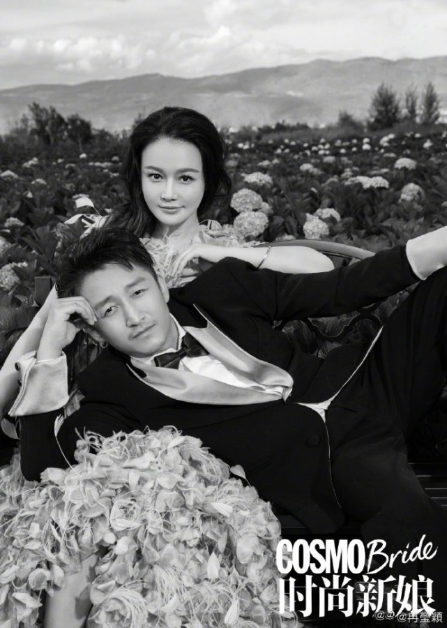 邹市明冉莹颖拍全家福写真，三个儿子暴风长大，轩轩体格赶超爸爸