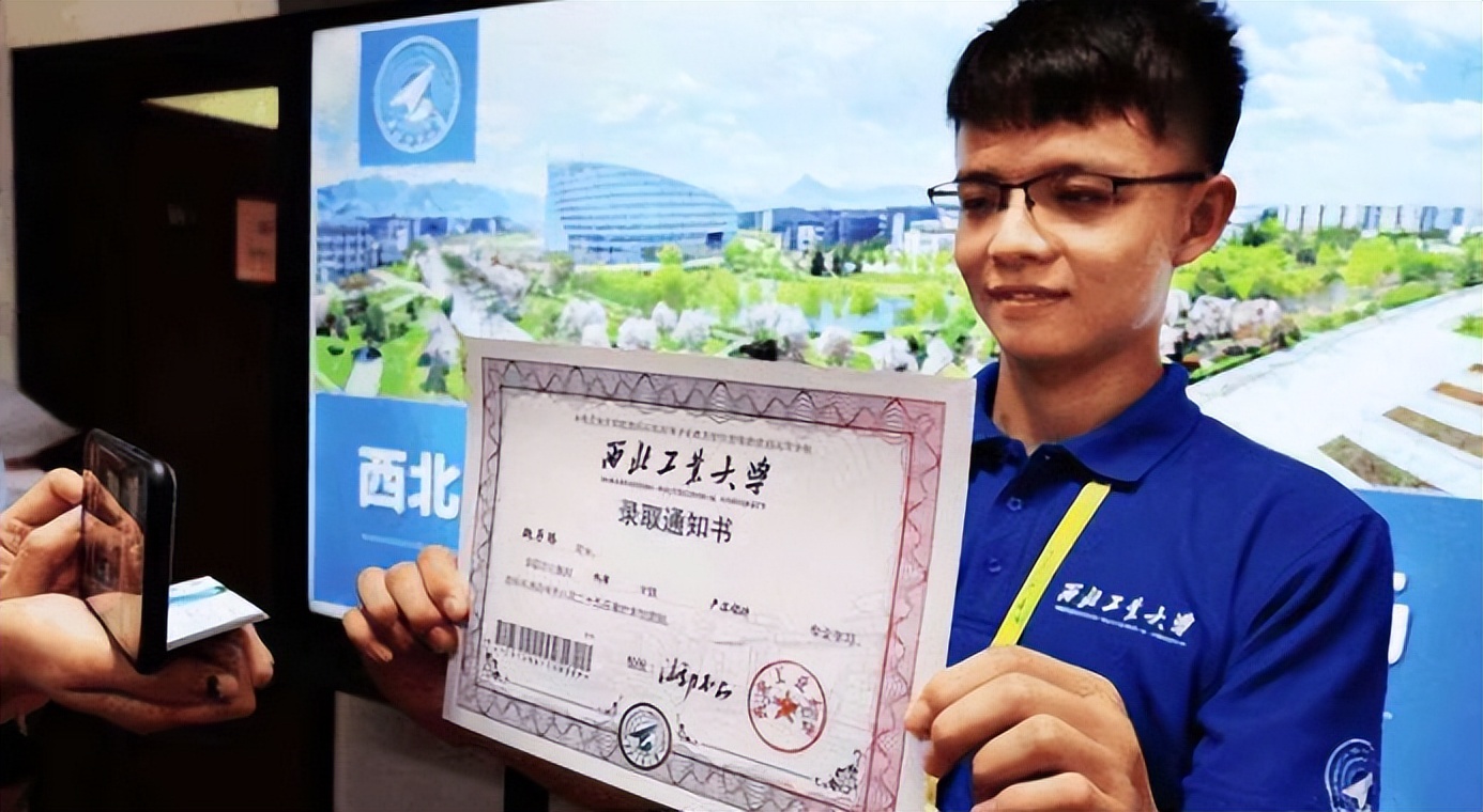 国内大学普遍被分为8档，学生考上第四档就算学霸，你在哪一档？