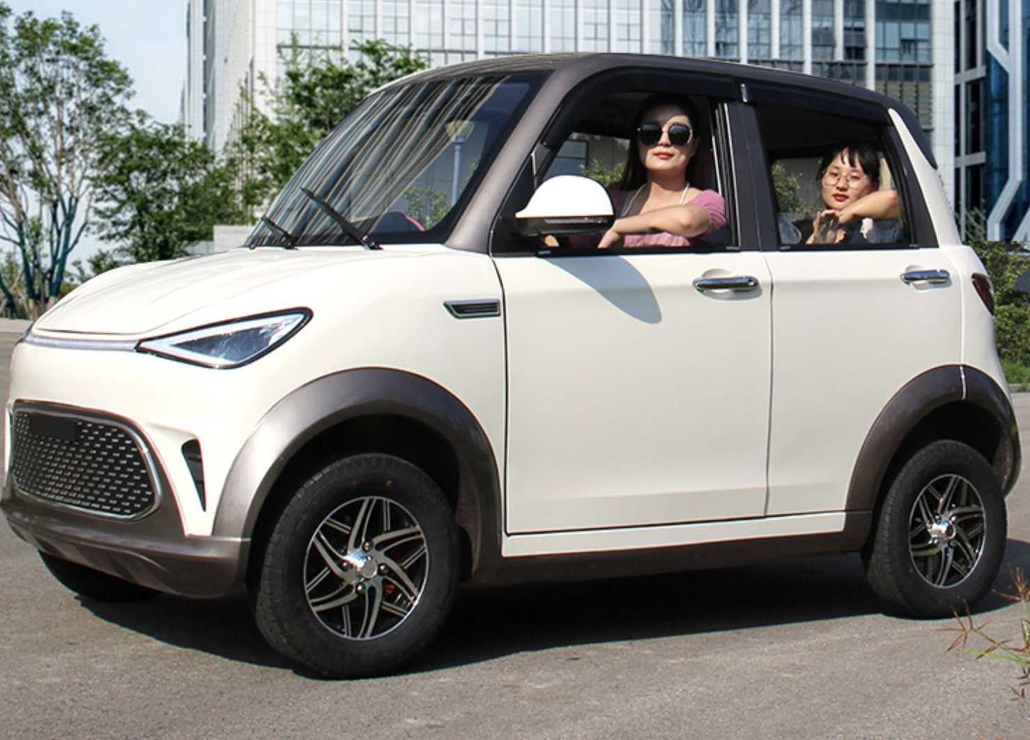 恩途a5四轮电动车测评:配3500w永磁电机,续航350里,油电两用 - 114