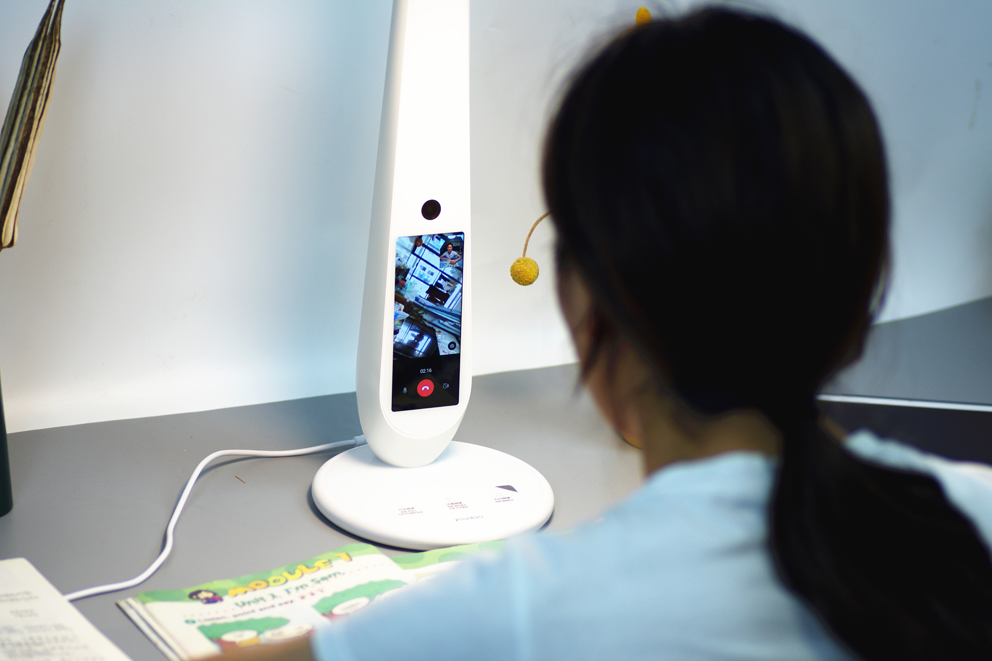 1999元的有道智能学习灯值得入手吗？真实体验分享