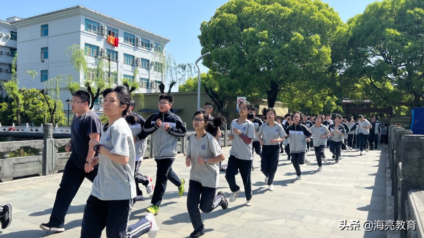 乘运动东风，绘青春底色