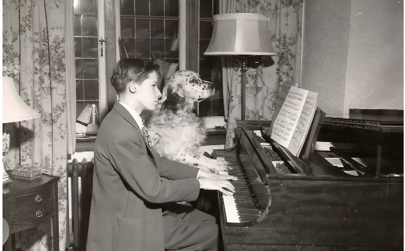 扮成别人采访自己？音乐大师“疯”起来连自己都骂