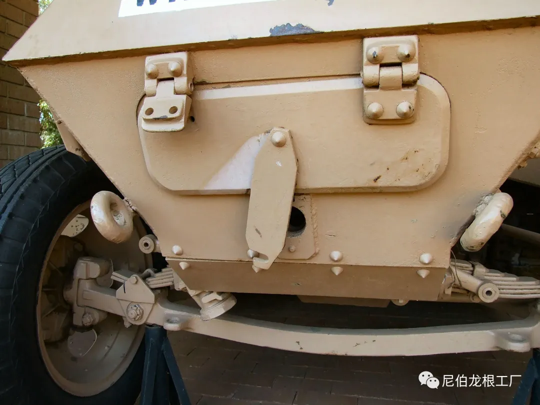 约翰内斯堡是哪个国家的(知面不知心：德军Sdkfz 251/B装甲车的现场解析)
