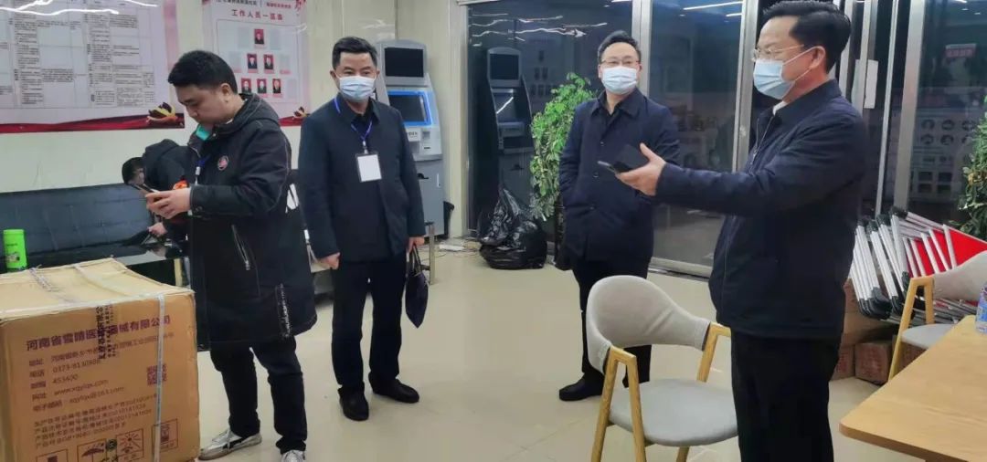 市人大常委会领导深入各联点社区督导疫情防控工作