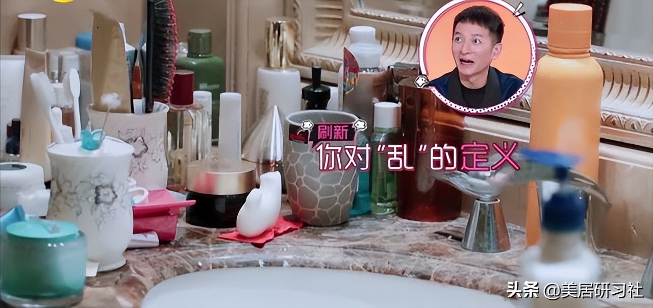 35岁袁姗姗晒出独居生活照，全屋比较凌乱，网友却说：很有烟火味