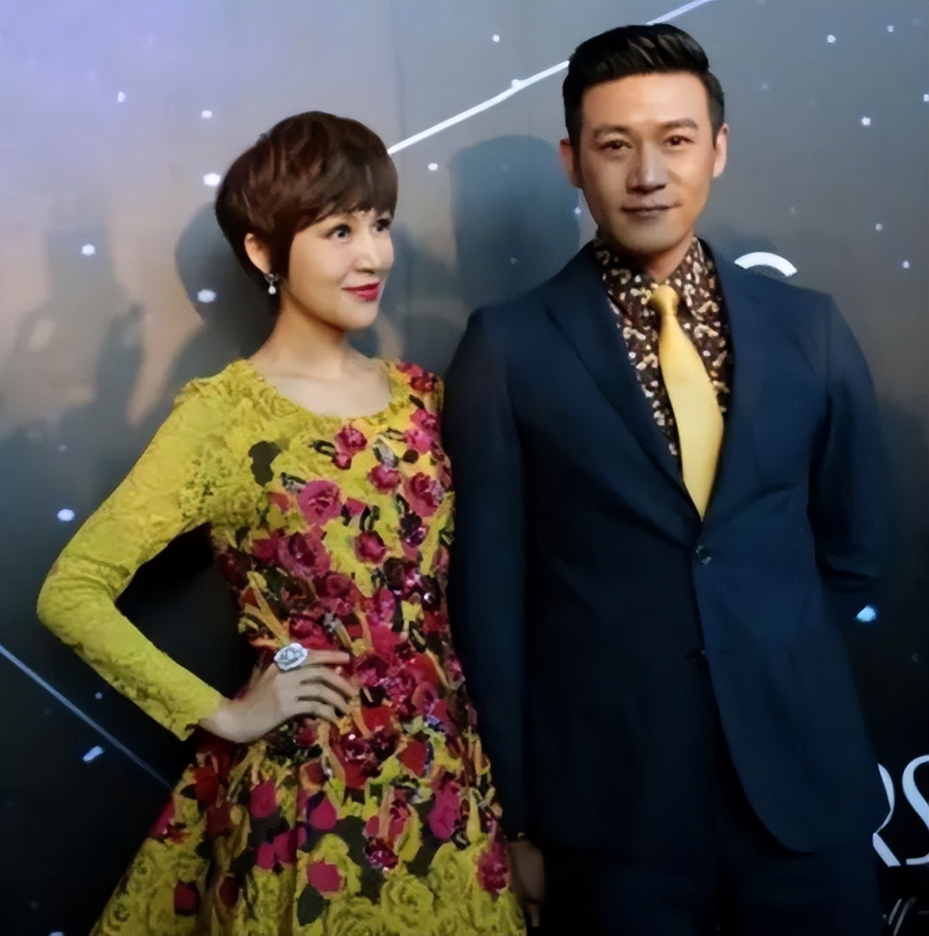 陆毅老婆鲍蕾身穿蓬蓬裙气质绝不像45岁酷似洋娃娃