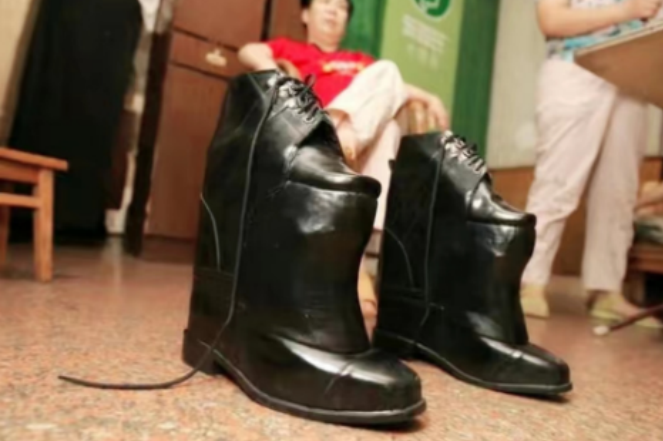 太像了，中国演毛泽东最牛的9个演员，唐国强仅排第2，张铁林倒数