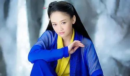 你觉得东方不败哪个打扮最好看？