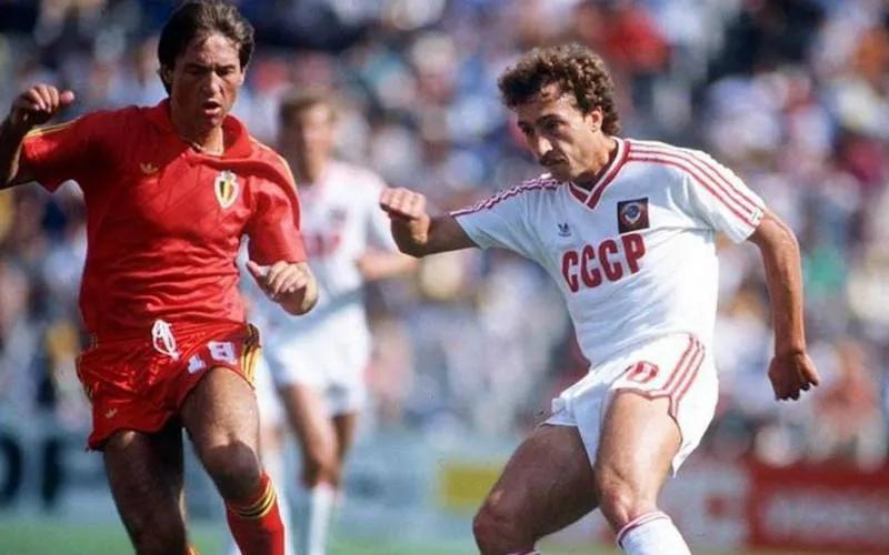 1988苏联男子足球队(辉煌的1988苏联足球)--飞鸽体育