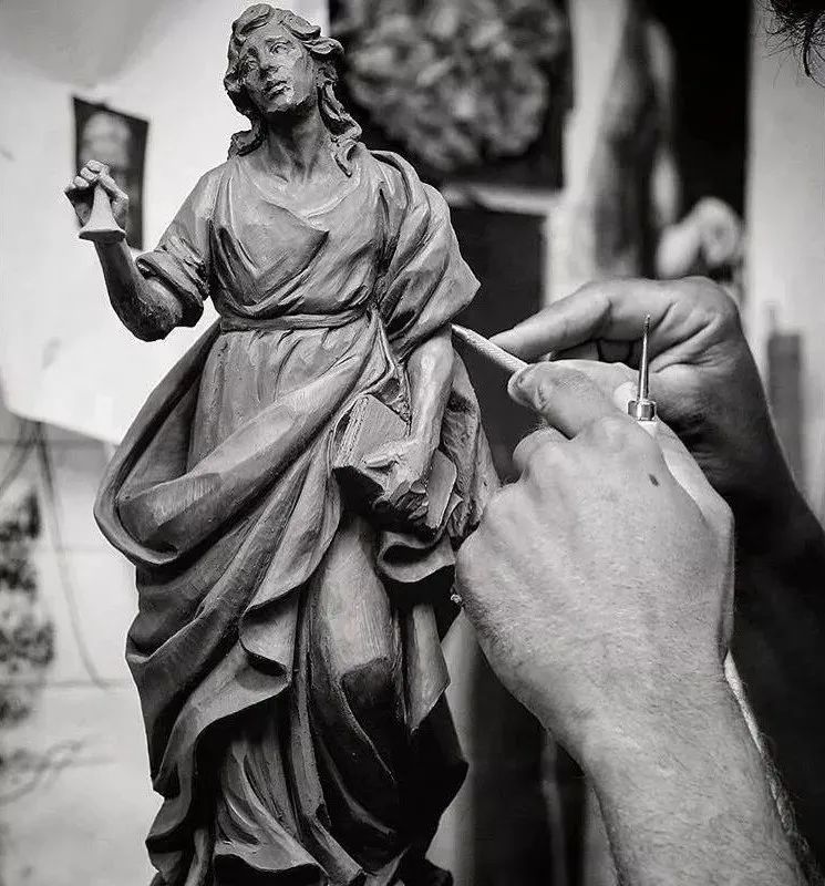 央美才女创作的人体雕塑，性感得很清纯，细节中却藏着魔鬼